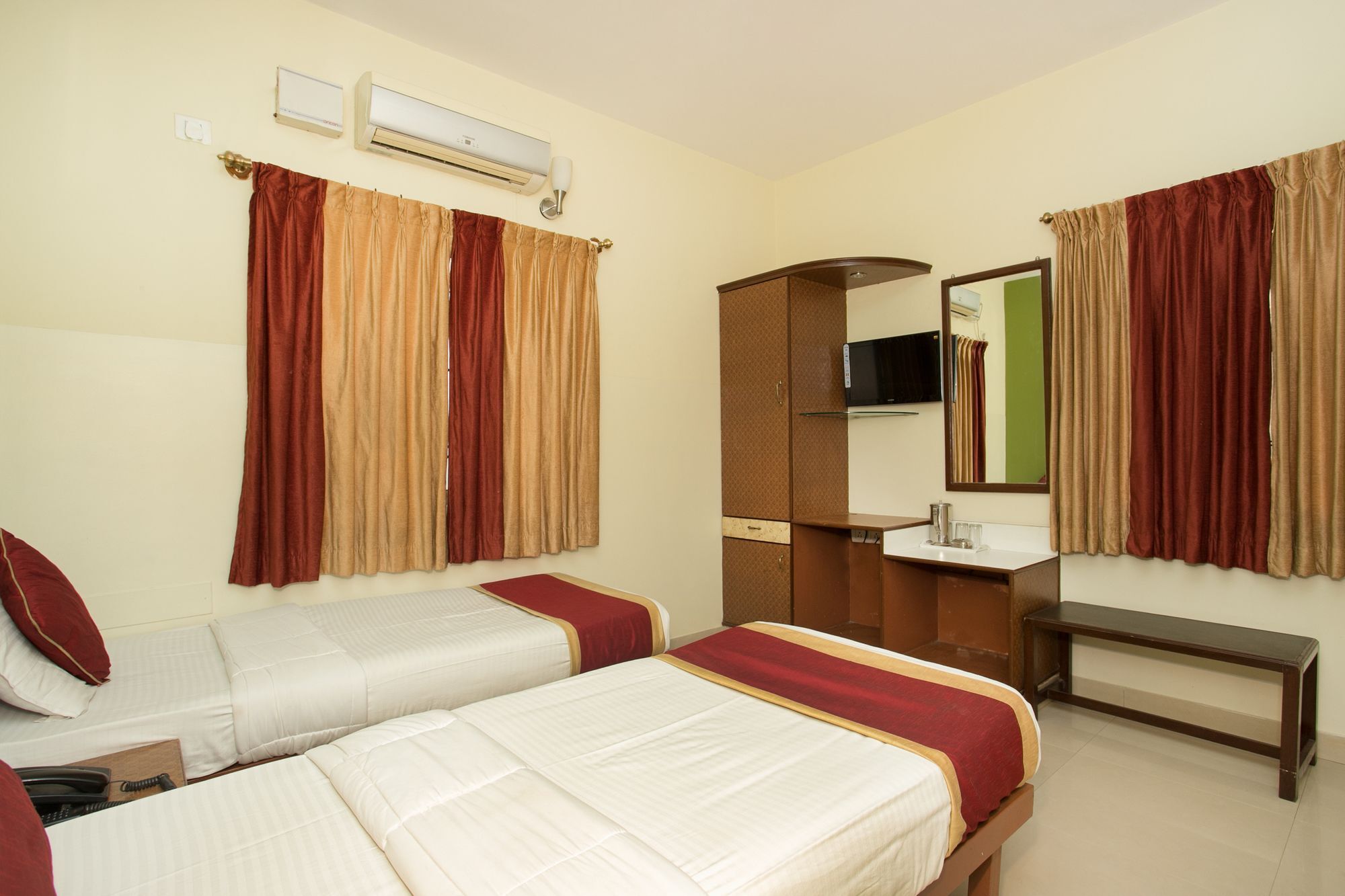 Oyo 10478 Raj Residency Hotel Bangalore Luaran gambar